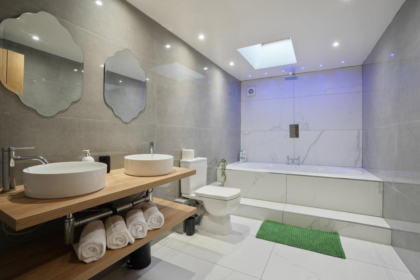 Victorian Retreat In Liverpool Knowsley Exterior photo